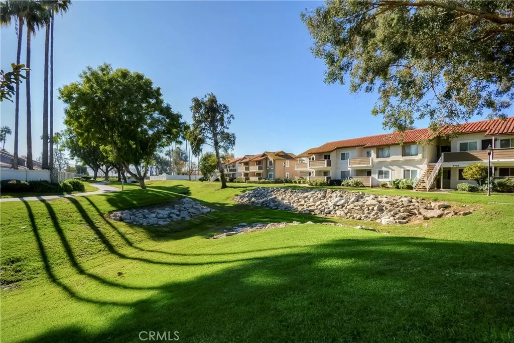 3736 Oak Creek, Ontario, California 91761 home-pic-36