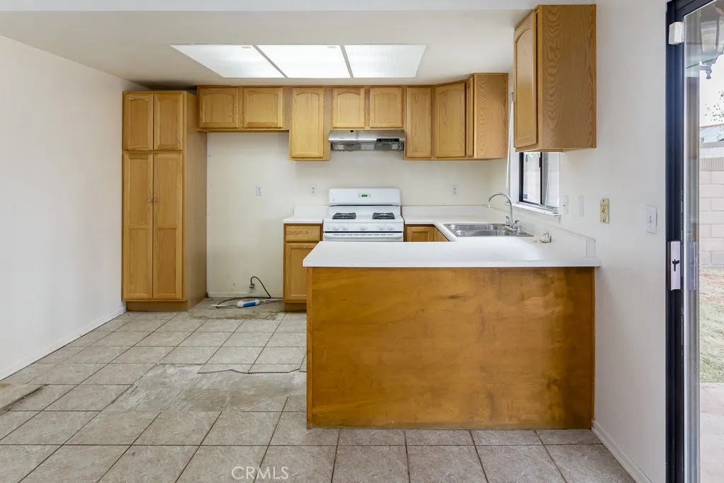 37012 Calle Bonita, Palmdale, California 93550 home-pic-9