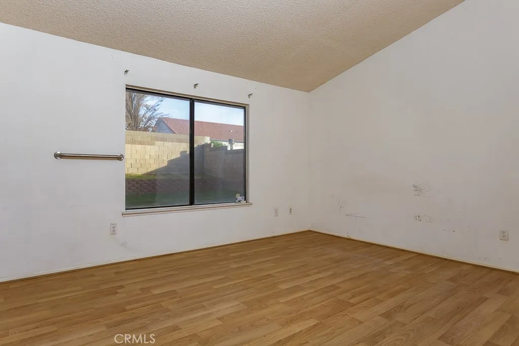 37012 Calle Bonita, Palmdale, California 93550 home-pic-10