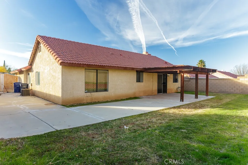 37012 Calle Bonita, Palmdale, California 93550 home-pic-19
