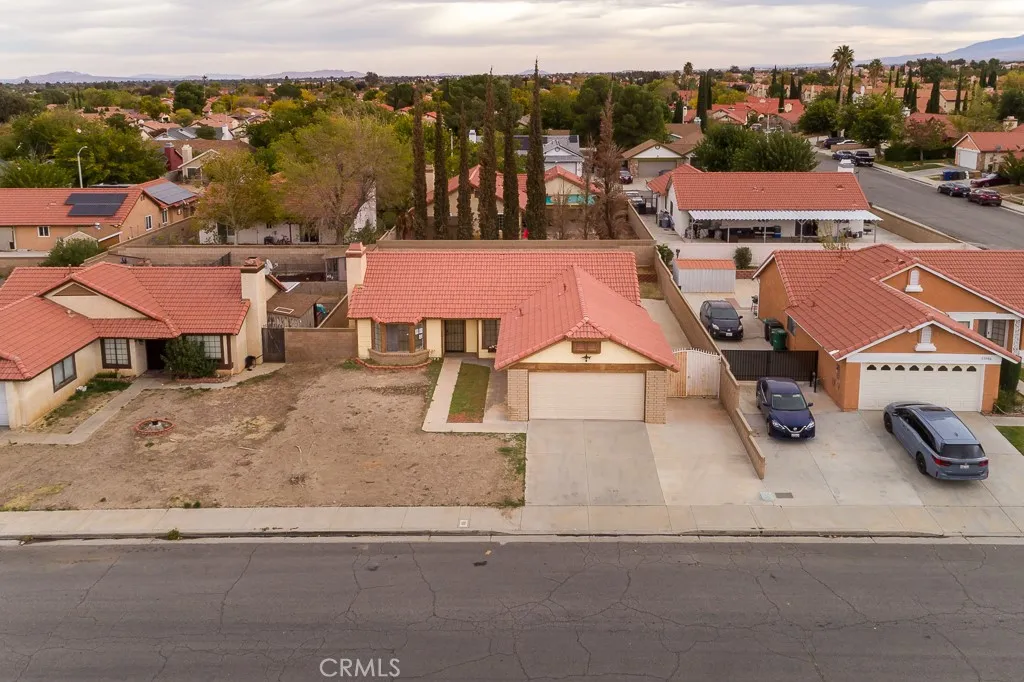 37012 Calle Bonita, Palmdale, California 93550 home-pic-4