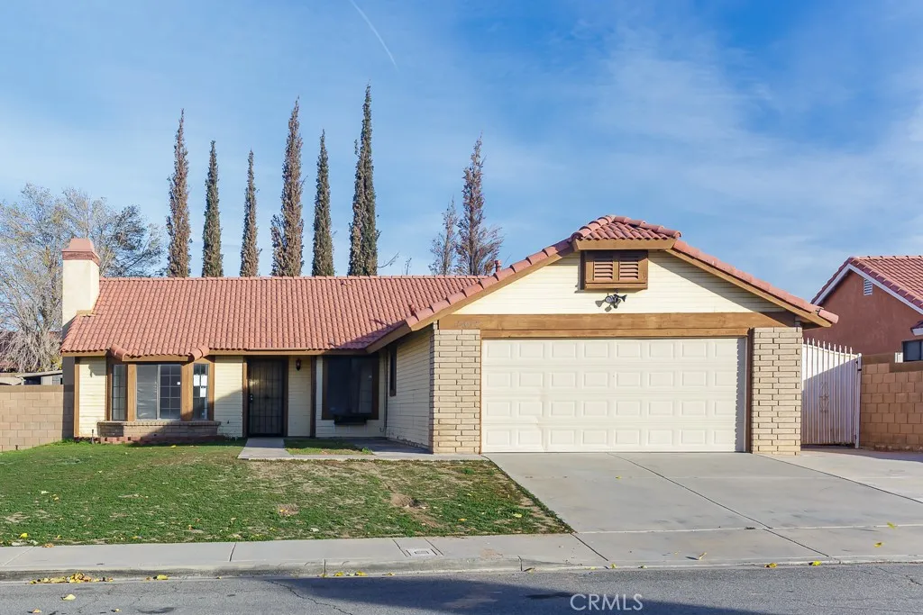 37012 Calle Bonita, Palmdale, California 93550 home-pic-1