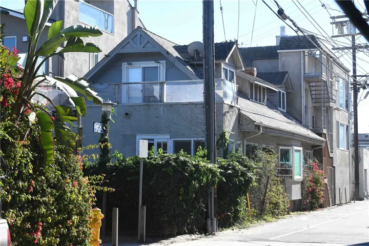 Primary  exterior angle — streetscape & neighborhood context