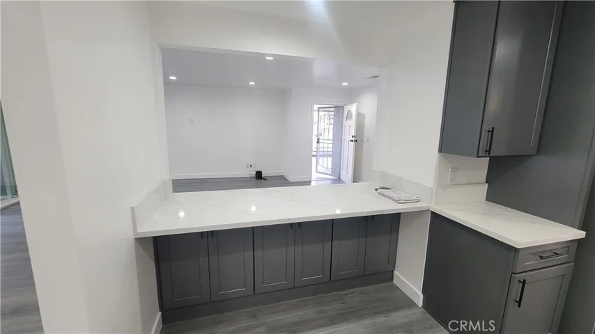 Kitchen Breakfast Bar