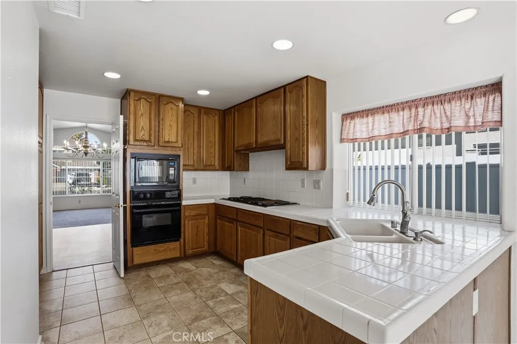 31007 Shaba Circle, Temecula, California 92592 home-pic-15