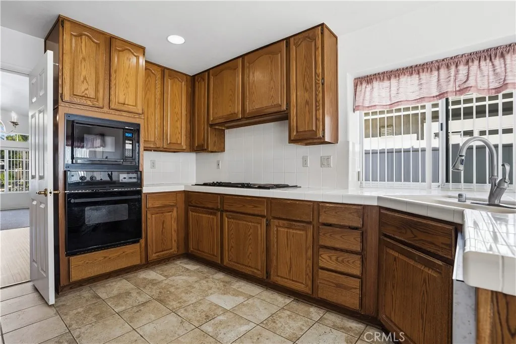 31007 Shaba Circle, Temecula, California 92592 home-pic-16