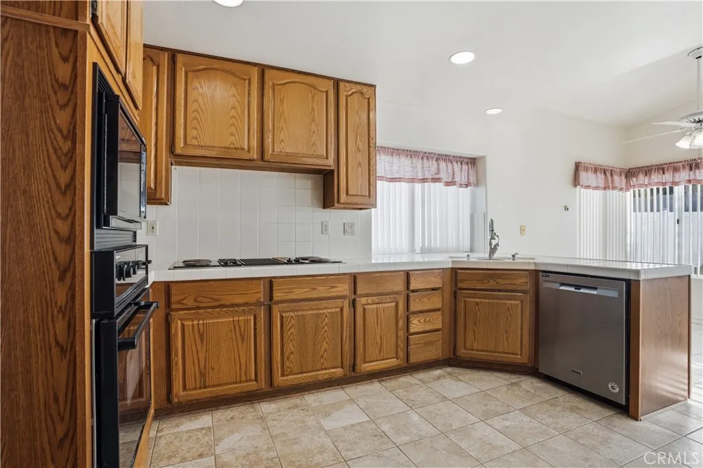 31007 Shaba Circle, Temecula, California 92592 home-pic-17