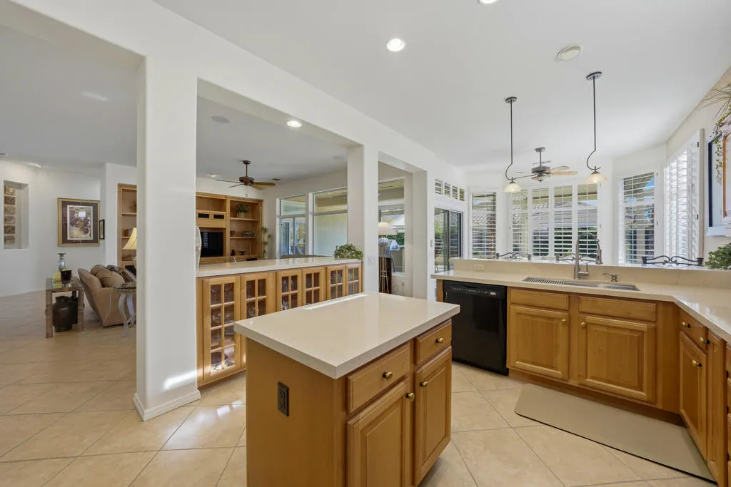 35902 Crescent Street, Palm Desert, California 92211 home-pic-14