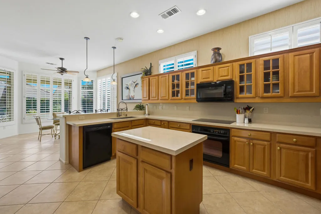 35902 Crescent Street, Palm Desert, California 92211 home-pic-13