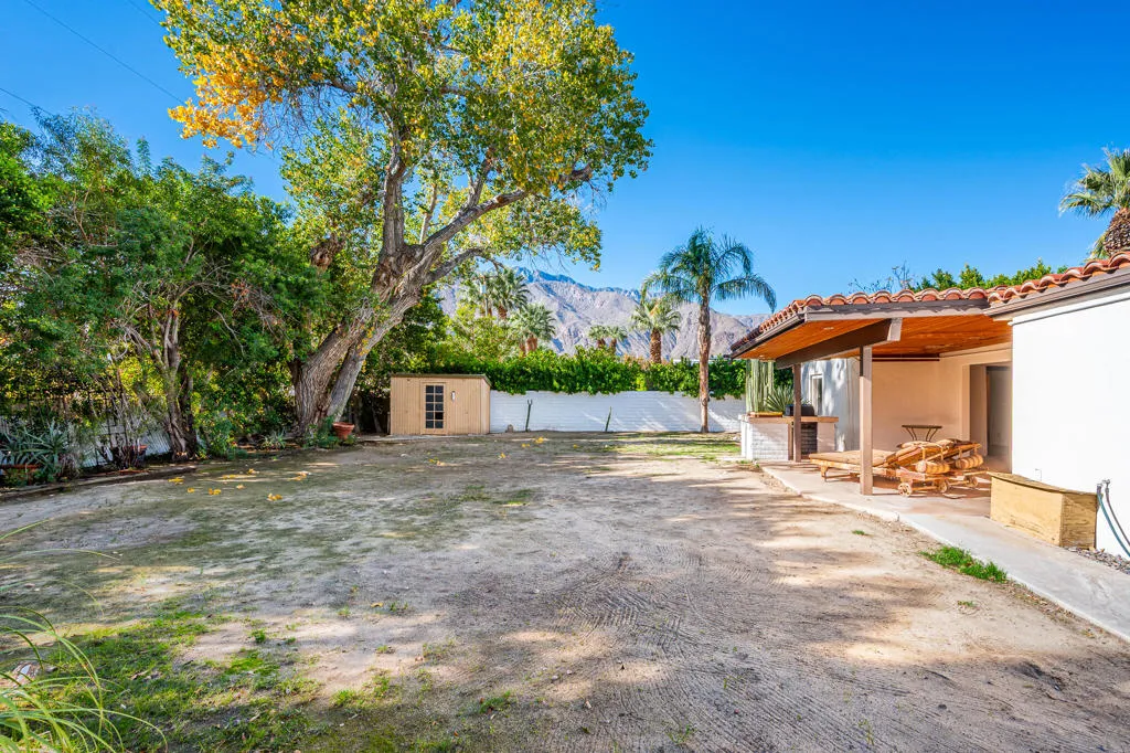 1065 E San Jacinto Way, Palm Springs, California 92262 home-pic-39
