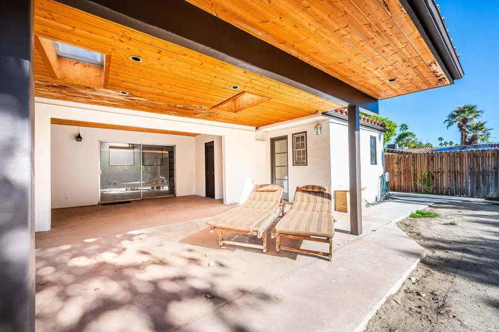 1065 E San Jacinto Way, Palm Springs, California 92262 home-pic-32