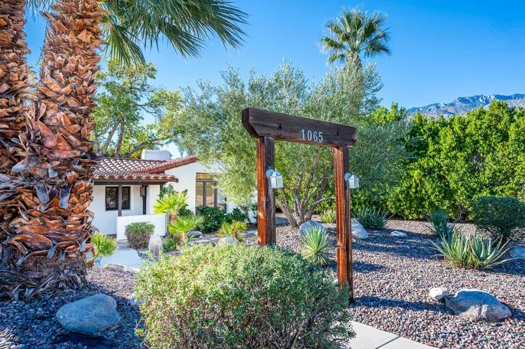 1065 E San Jacinto Way, Palm Springs, California 92262 home-pic-1