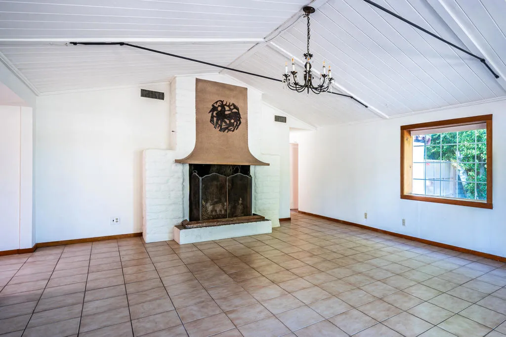 1065 E San Jacinto Way, Palm Springs, California 92262 home-pic-6