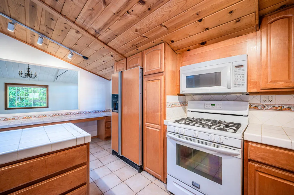 1065 E San Jacinto Way, Palm Springs, California 92262 home-pic-17