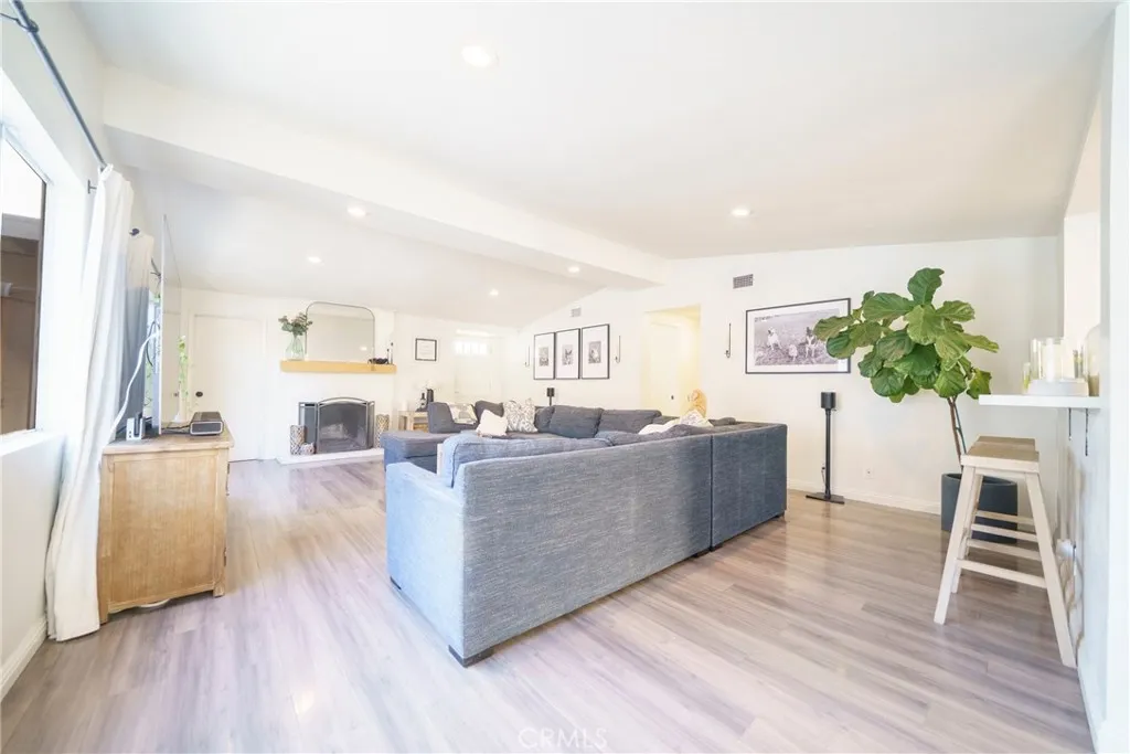 348 Hamilton, Costa Mesa, California 92627 home-pic-8