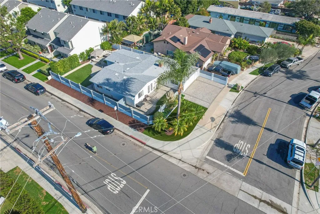 348 Hamilton, Costa Mesa, California 92627 home-pic-37