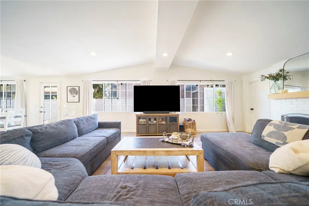 348 Hamilton, Costa Mesa, California 92627 home-pic-9