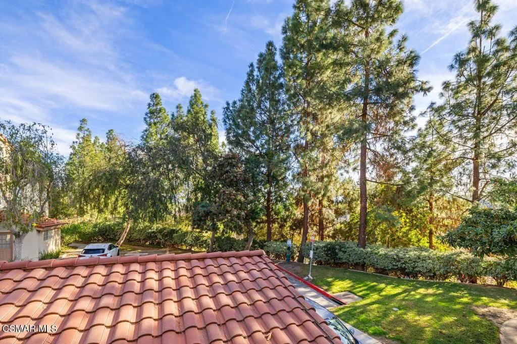 697 Sutton Crest Trail 302, Oak Park, California 91377 home-pic-29