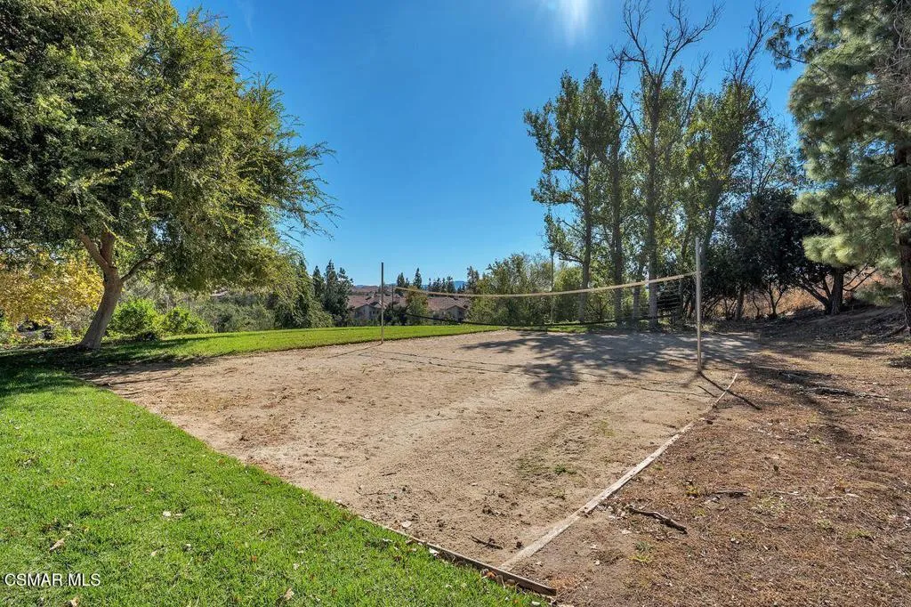 697 Sutton Crest Trail 302, Oak Park, California 91377 home-pic-39