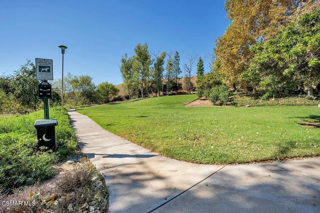 697 Sutton Crest Trail 302, Oak Park, California 91377 home-pic-37