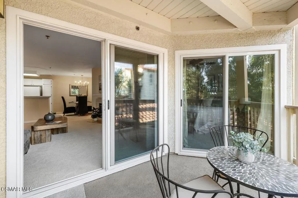 697 Sutton Crest Trail 302, Oak Park, California 91377 home-pic-27
