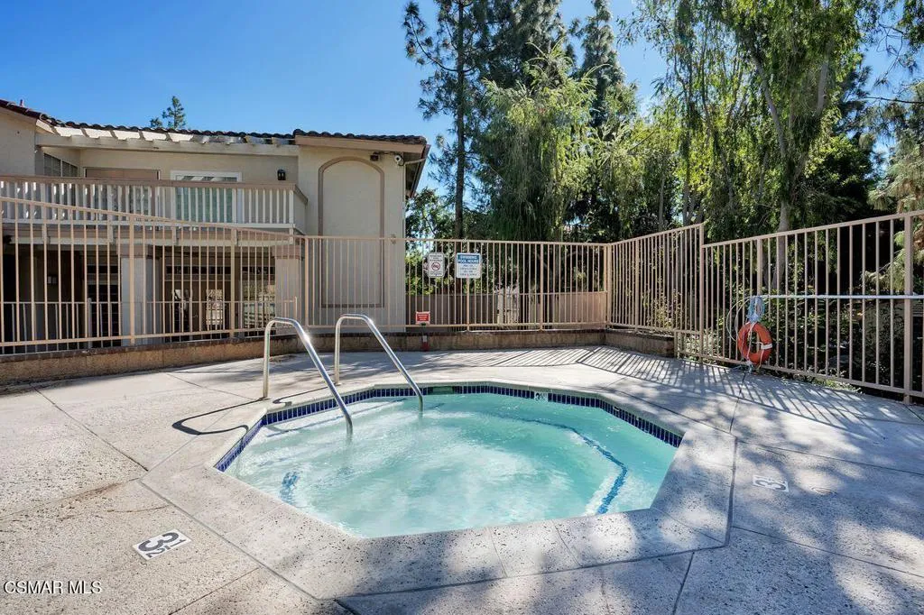 697 Sutton Crest Trail 302, Oak Park, California 91377 home-pic-43