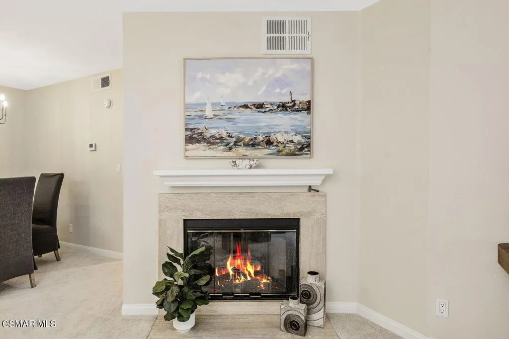 697 Sutton Crest Trail 302, Oak Park, California 91377 home-pic-6