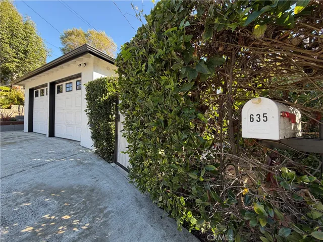 635 Saint Anns Drive, Laguna Beach, California 92651