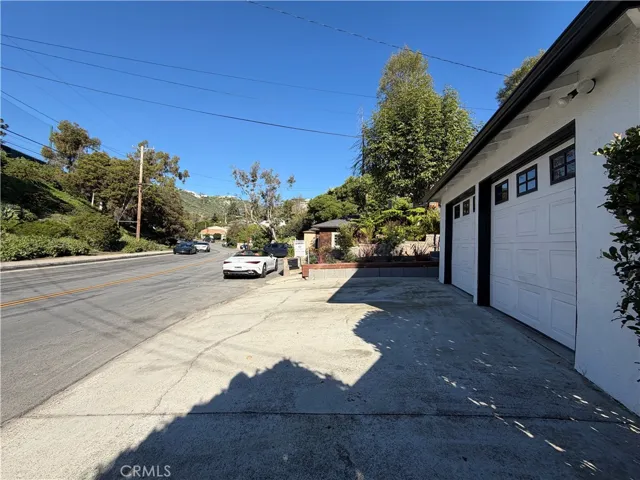 635 Saint Anns Drive, Laguna Beach, California 92651