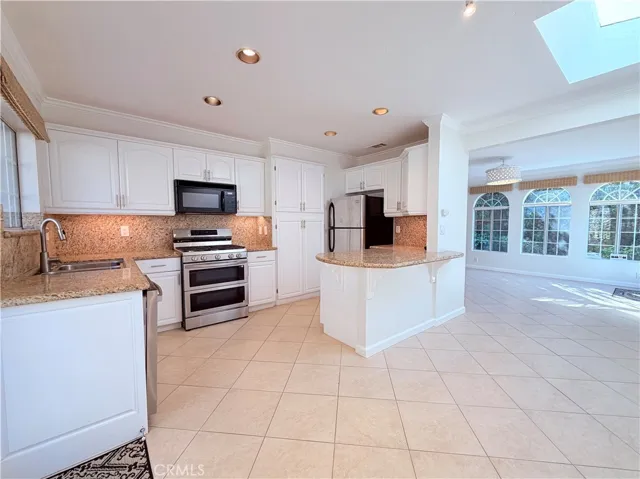 635 Saint Anns Drive, Laguna Beach, California 92651