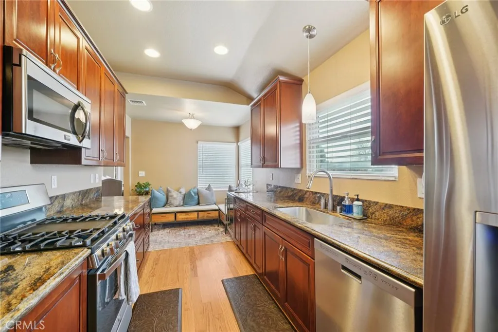 171 E 14th, Upland, California 91786 home-pic-8