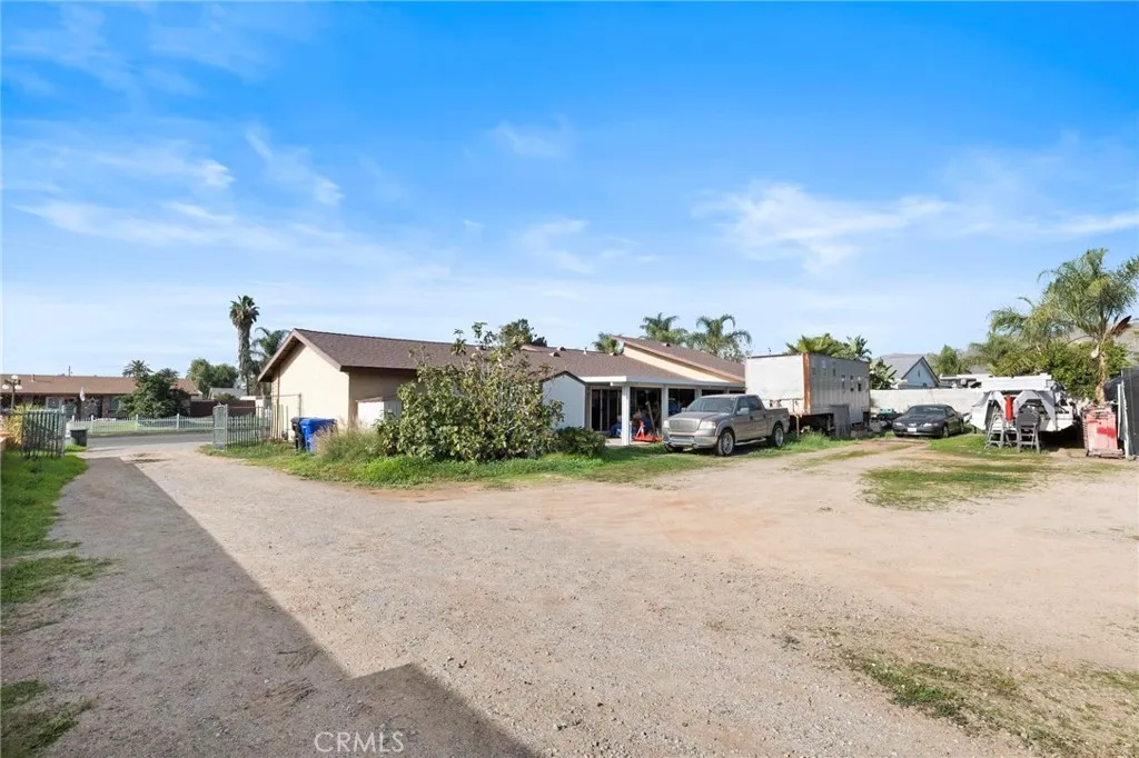 4496 Shetland Lane, Jurupa Valley, California 92509 home-pic-19