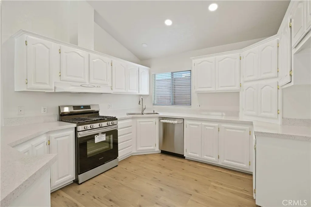 20240 Shadow Island Drive, Canyon Country, California 91351 home-pic-8