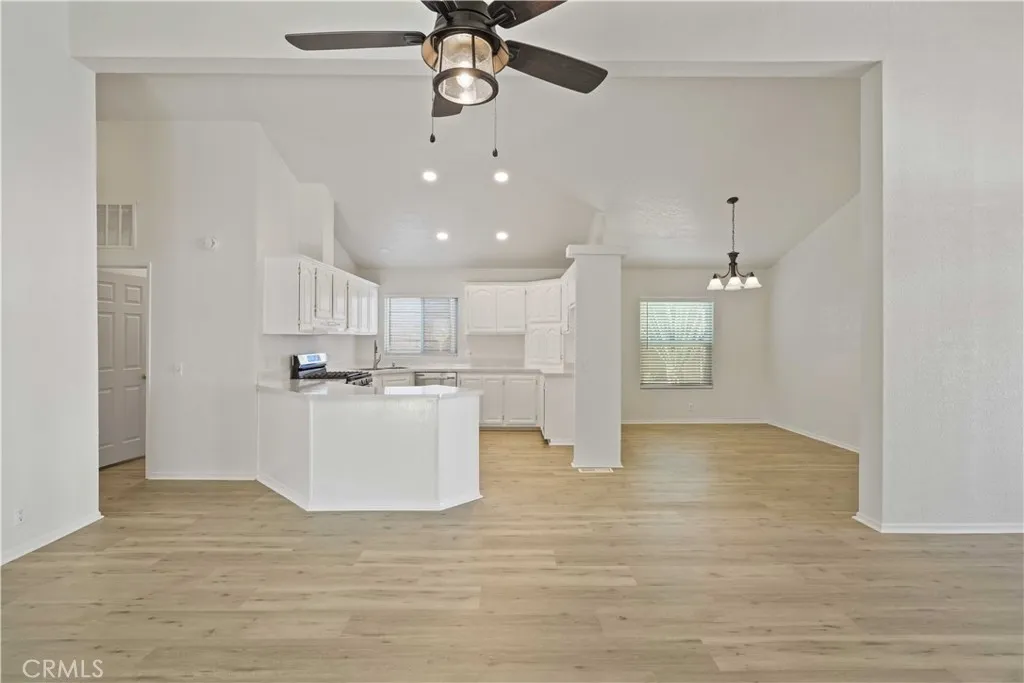 20240 Shadow Island Drive, Canyon Country, California 91351 home-pic-10