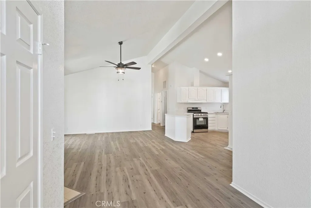 20240 Shadow Island Drive, Canyon Country, California 91351 home-pic-4
