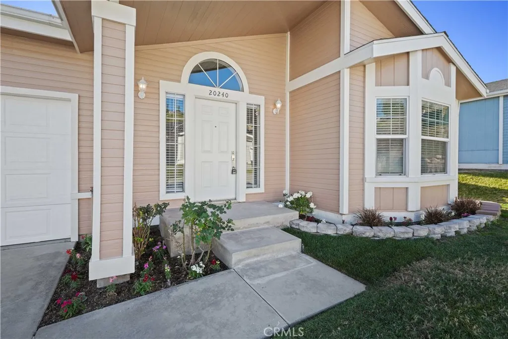 20240 Shadow Island Drive, Canyon Country, California 91351 home-pic-3
