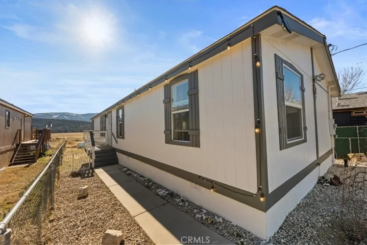 Side view of the mobile home and walkway