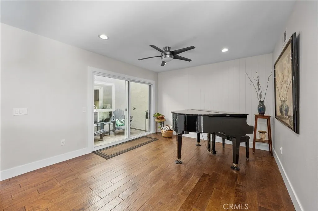 454 Camino Alondra, San Clemente, California 92672 home-pic-10