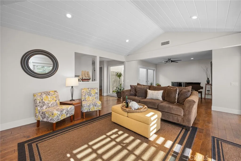 454 Camino Alondra, San Clemente, California 92672 home-pic-8
