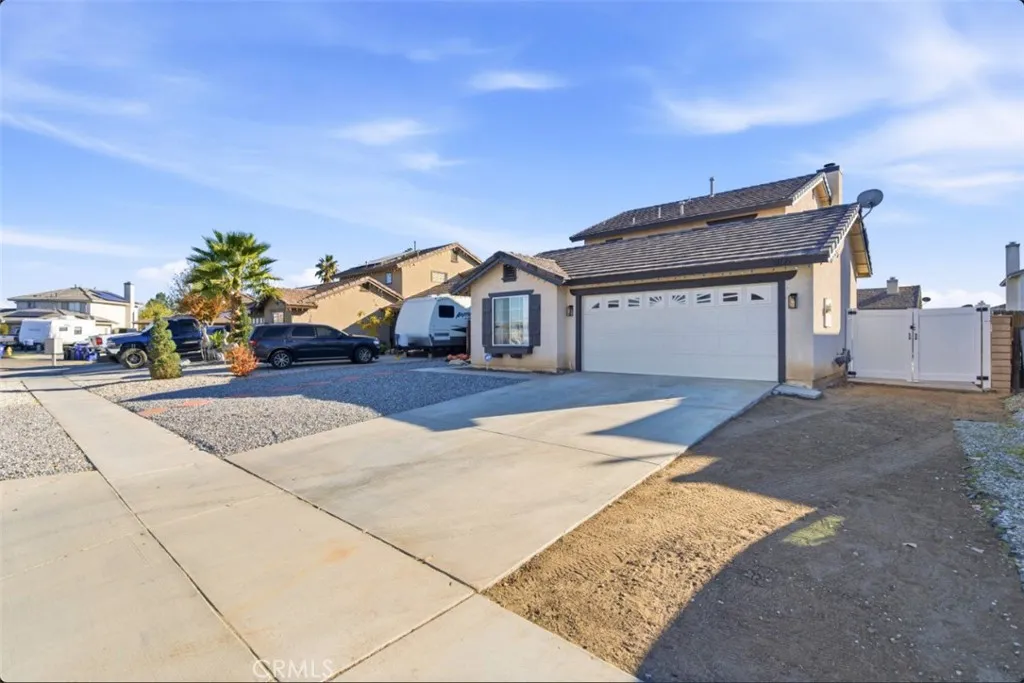 10729 Alton Court, Adelanto, California 92301 home-pic-2