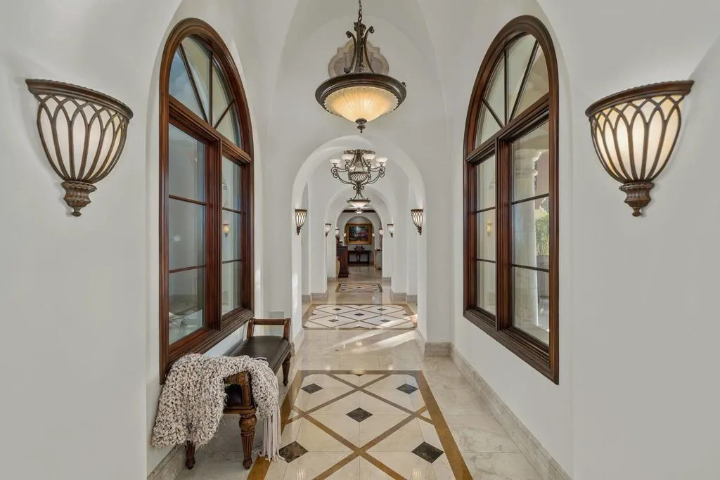 73-web-or-mls-HPSavona1220_073