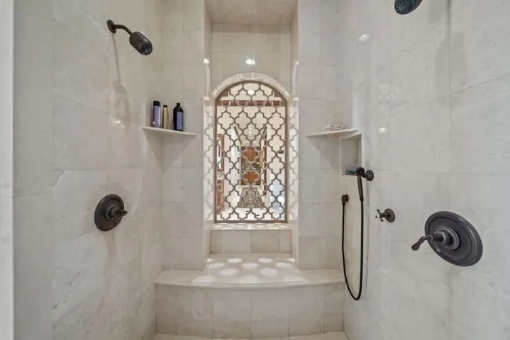 90-web-or-mls-HPSavona1220_090