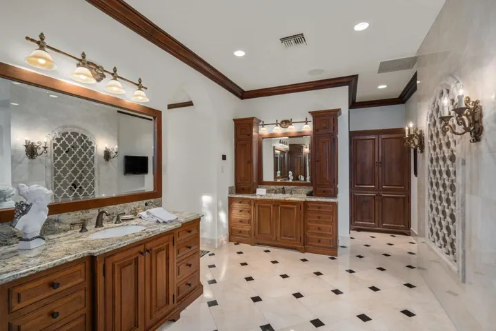 88-web-or-mls-HPSavona1220_088