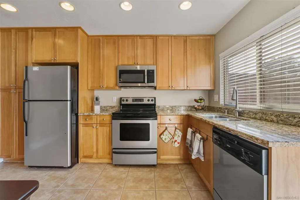 1461 N Broadway A, Escondido, California 92026 home-pic-10