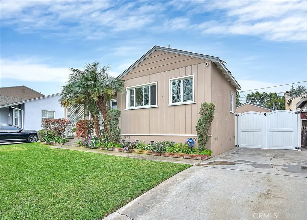 2942 Silva, Lakewood, California 90712 home-pic-5