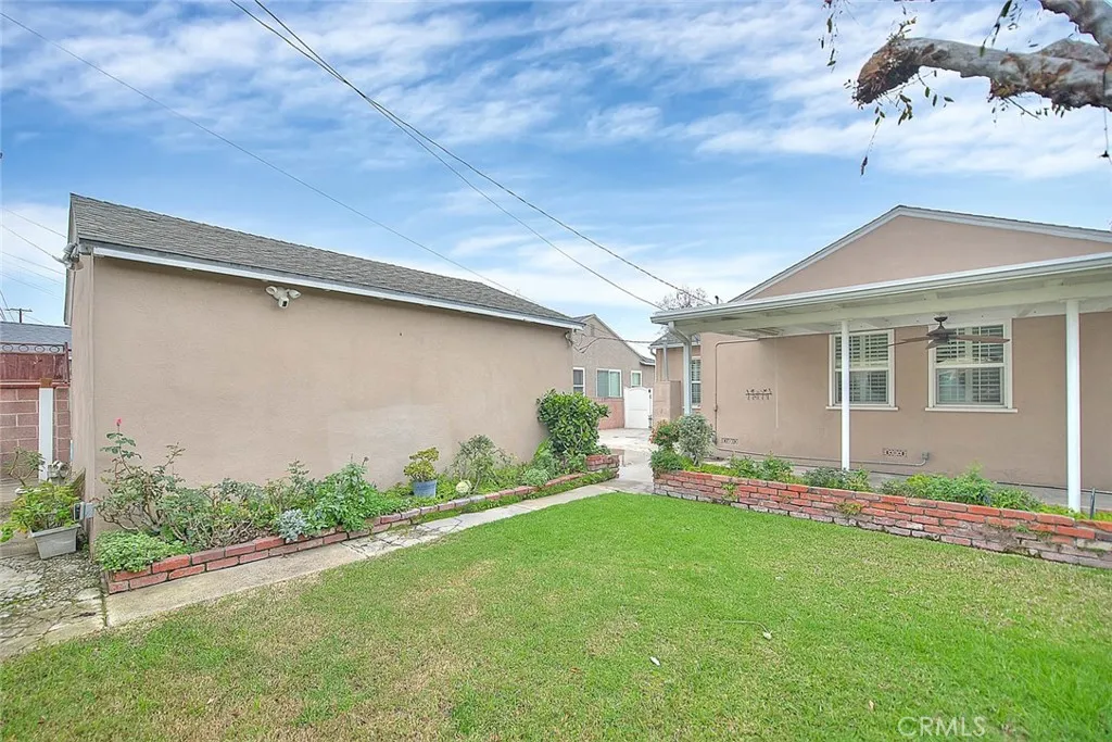 2942 Silva, Lakewood, California 90712 home-pic-40