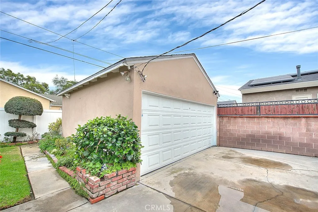 2942 Silva, Lakewood, California 90712 home-pic-37