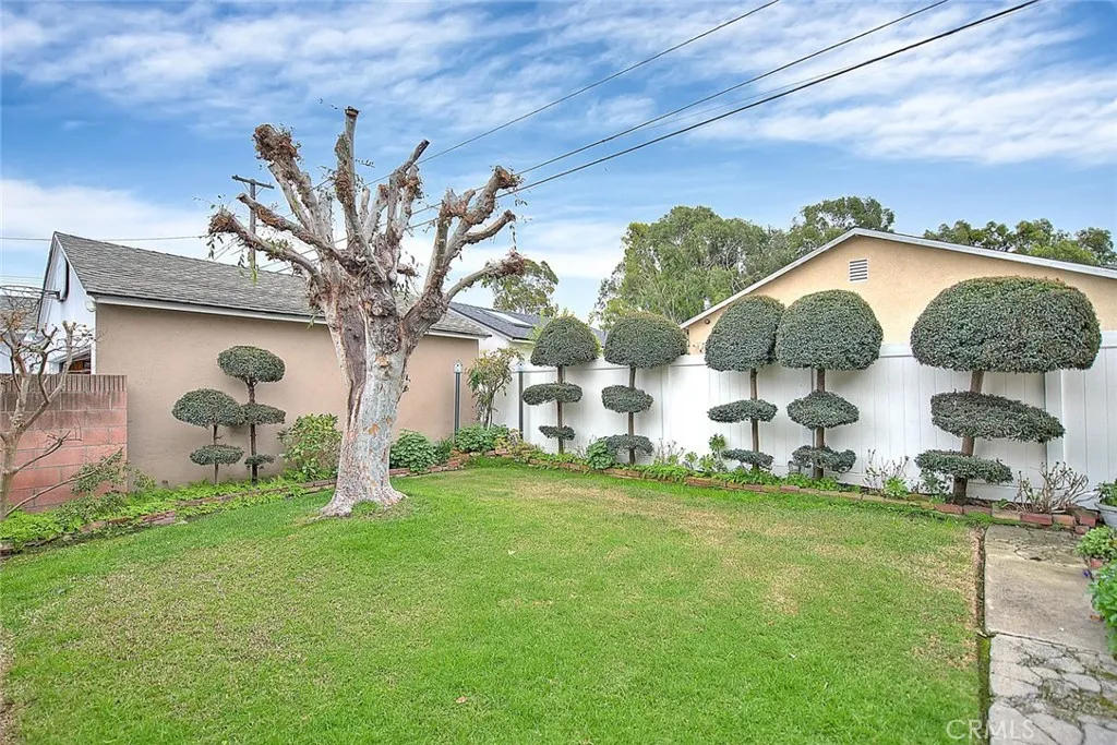 2942 Silva, Lakewood, California 90712 home-pic-46