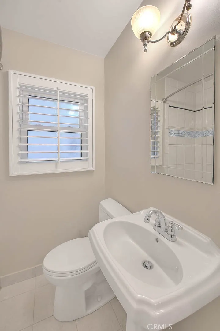 2942 Silva, Lakewood, California 90712 home-pic-25