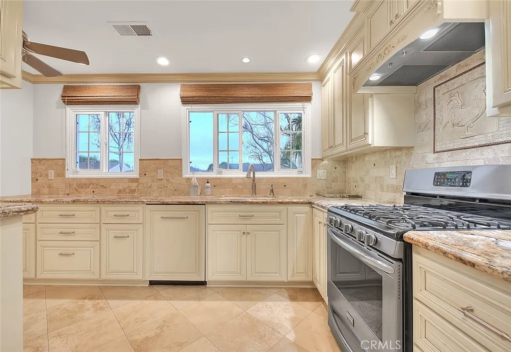 2942 Silva, Lakewood, California 90712 home-pic-10